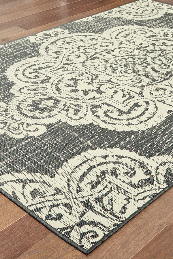 100% Polypropylene Vintage  Indoor/Outdoor Area Rug