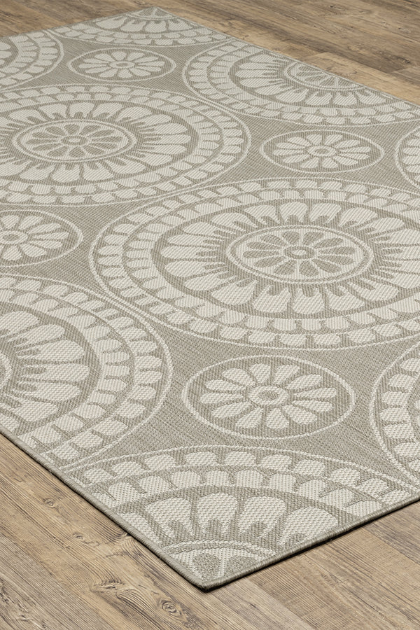 100% Polypropylene Vintage  Indoor/Outdoor Area Rug