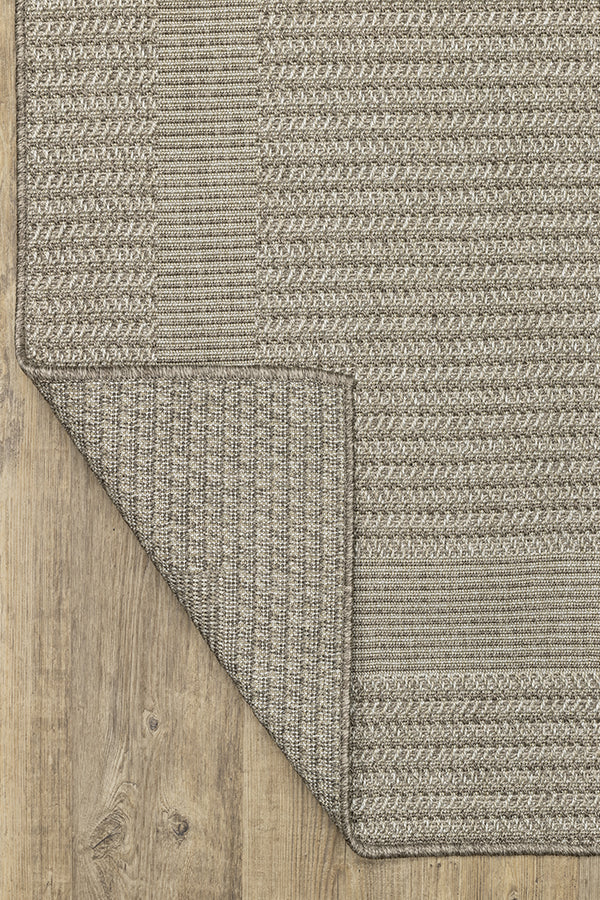 100% Polypropylene Vintage  Indoor/Outdoor Area Rug