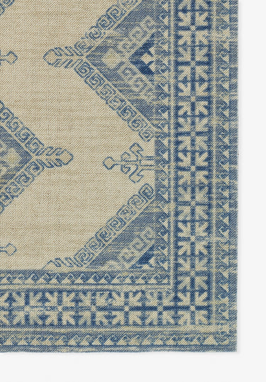 Ivory area rug 10 2' X 3 - close-up of pattern and texture