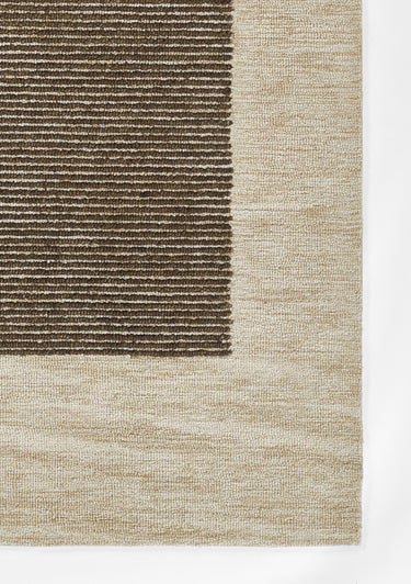 Brown area rug 5 5' X 8 - close-up of pattern and texture