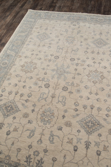 Wool area rug 5'6" X 8 - close-up of pattern and texture