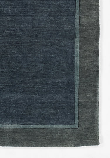 Blue area rug 2' X 3' - close-up of pattern and texture