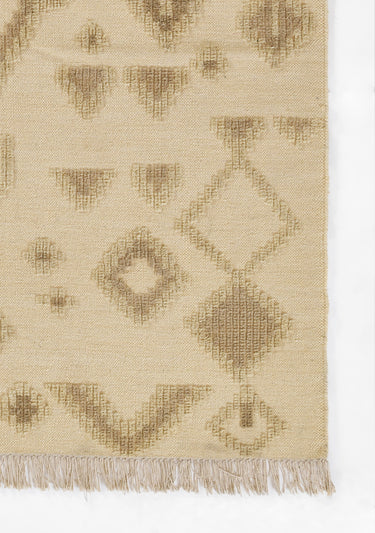 Natural Geometric area rug 2'3" X 8 - close-up of pattern and texture
