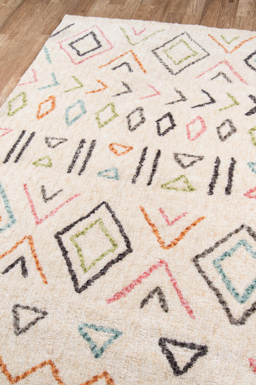 Ivory Polyester area rug 9' X 12' - close-up of pattern and texture