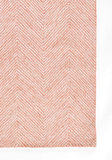 Pink area rug 5' X 8' - close-up of pattern and texture