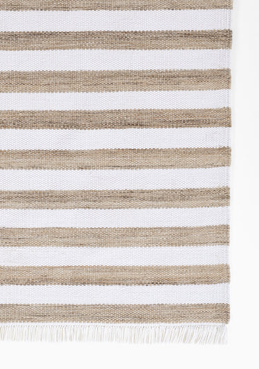 Green area rug 10' X 14' - close-up of pattern and texture
