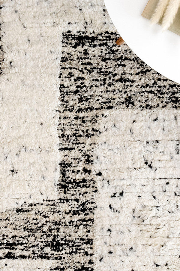 Aria Black White Area Rug