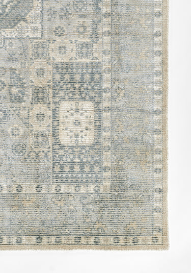 Blue area rug 5' X 8' - close-up of pattern and texture