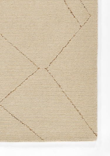 Ivory area rug 2'3" X 8 - close-up of pattern and texture