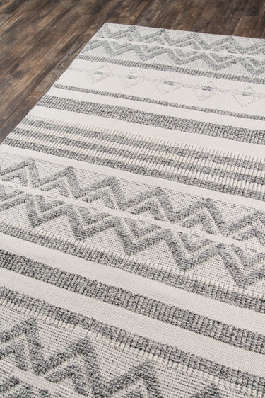 Ivory Polyester area rug 3'6" X 5 - close-up of pattern and texture