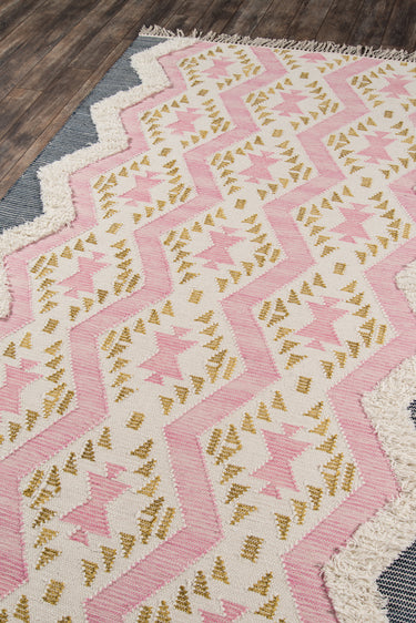 Pink area rug 7'6" X 9 - close-up of pattern and texture