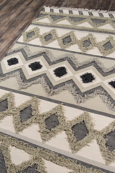 Green area rug 2'3" X 7 - close-up of pattern and texture