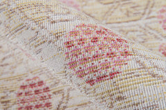 Low-pile durable rug with detailed medallion pattern, ISA Collection