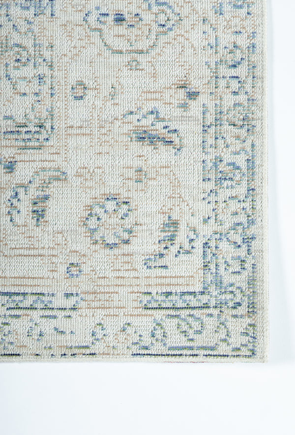 Isabella ISA10 Traditional Area Rug in Blue, 5'3