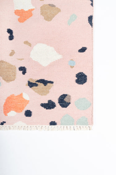Pink Abstract area rug 5' X 7' - close-up of pattern and texture