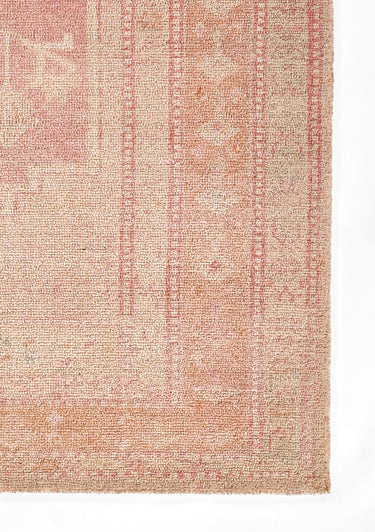 Pink area rug 3 2' X 4 - close-up of pattern and texture