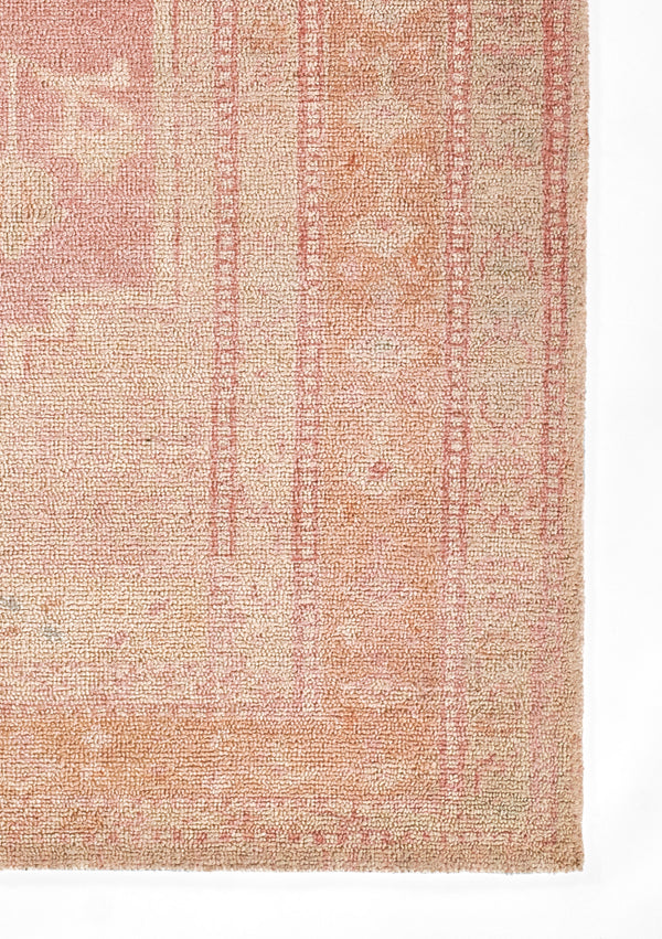 Momeni Pink Luna Rectangle Rug - LNA-3 2' X 4' lifestyle