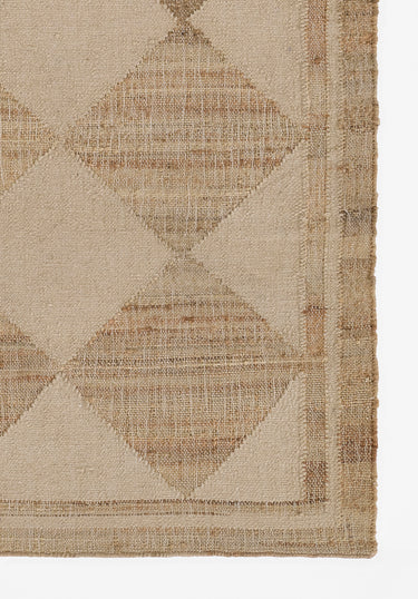 Ivory area rug 5 8' X 10 - close-up of pattern and texture