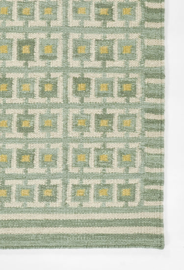 Yellow area rug 2 9' X 12 - close-up of pattern and texture