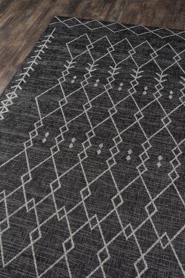 Polypropylene area rug 2'7" X 7 - close-up of pattern and texture