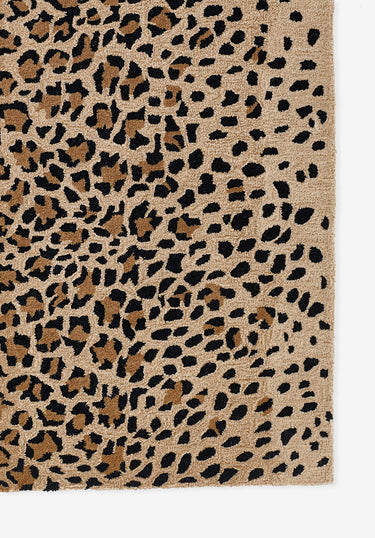 Beige area rug 2'6" X 8 - close-up of pattern and texture