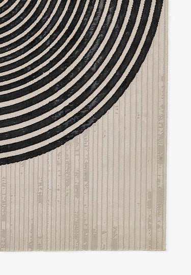 Ivory Geometric area rug 5'3" X 7 - close-up of pattern and texture